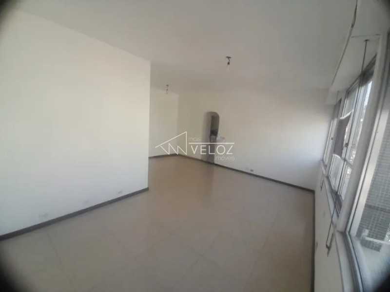 Apartamento à venda com 3 quartos, 110m² - Foto 4