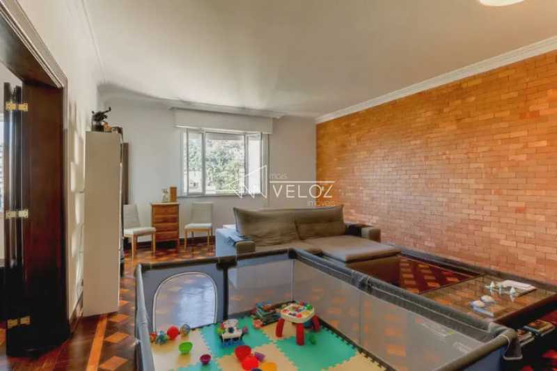 Apartamento à venda com 3 quartos, 283m² - Foto 2