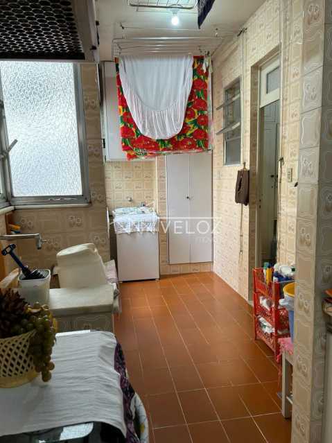 Apartamento à venda com 3 quartos, 132m² - Foto 9