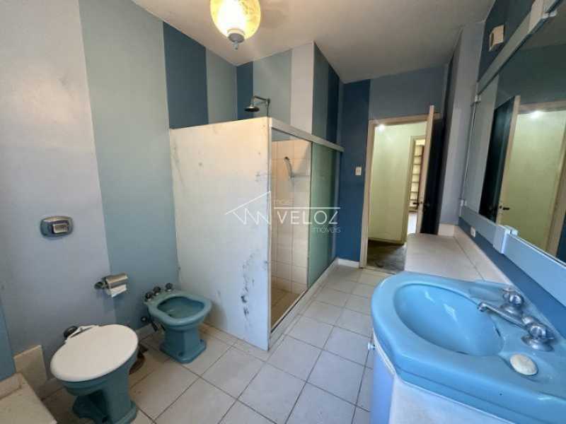 Apartamento à venda com 3 quartos, 240m² - Foto 3