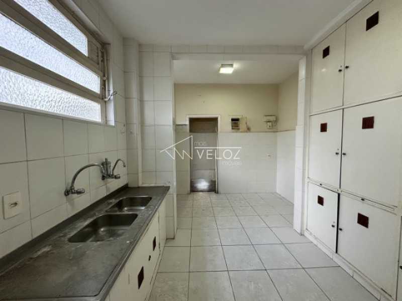 Apartamento à venda com 3 quartos, 240m² - Foto 16