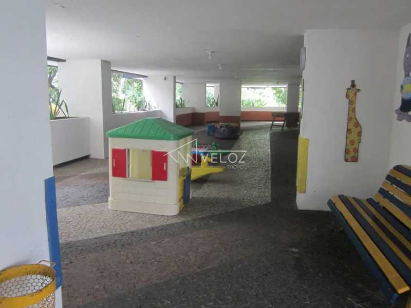 Apartamento à venda com 2 quartos, 85m² - Foto 18