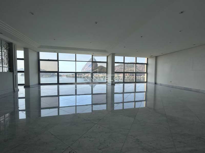 Apartamento à venda com 3 quartos, 427m² - Foto 2