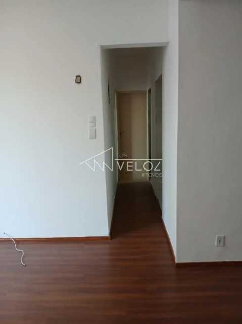 Apartamento à venda com 2 quartos, 68m² - Foto 2