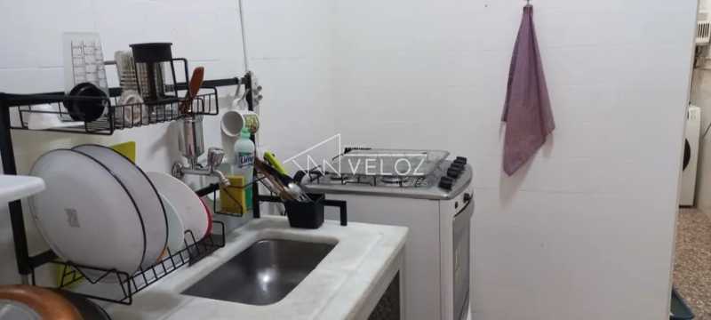 Apartamento à venda com 2 quartos, 66m² - Foto 14