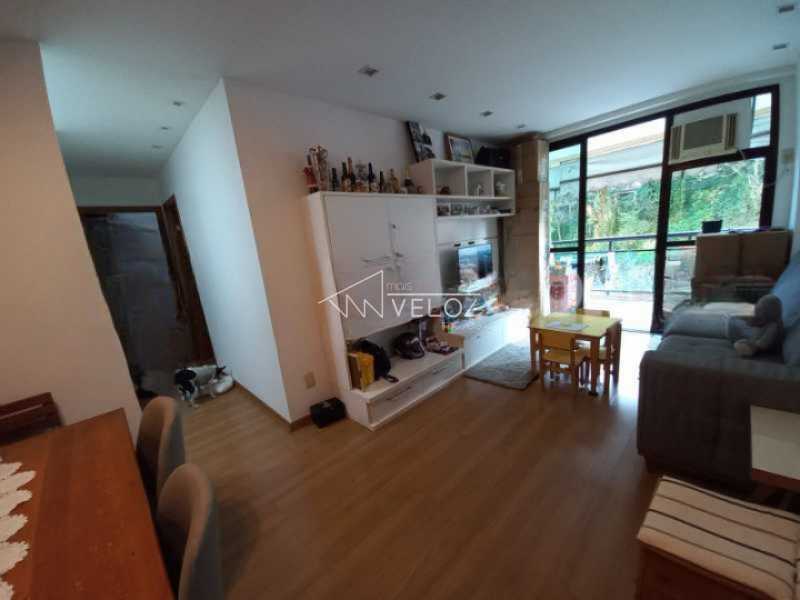 Apartamento à venda com 2 quartos, 73m² - Foto 4