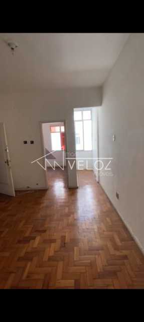 Apartamento à venda com 1 quarto, 32m² - Foto 1