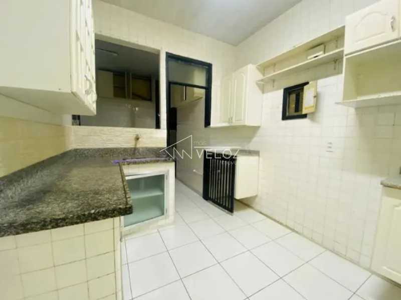 Apartamento à venda com 3 quartos, 140m² - Foto 11