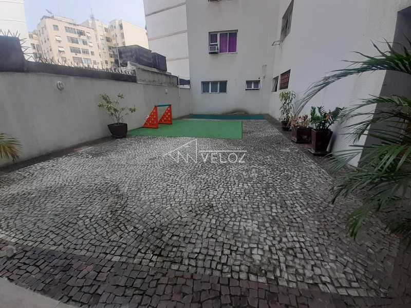 Apartamento à venda com 2 quartos, 66m² - Foto 29