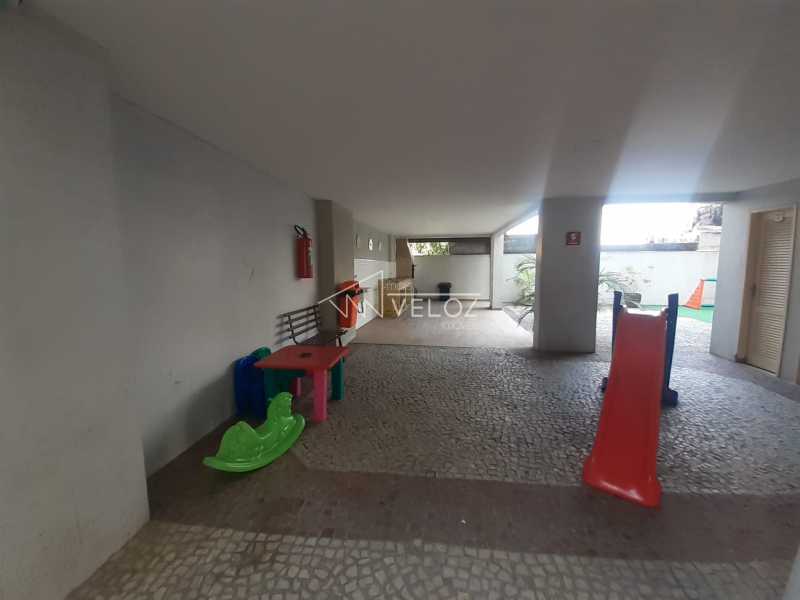 Apartamento à venda com 2 quartos, 66m² - Foto 30