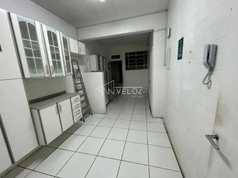 Apartamento à venda com 3 quartos, 130m² - Foto 4