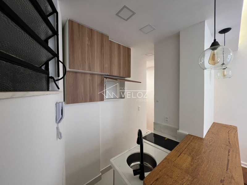 Apartamento à venda com 1 quarto, 31m² - Foto 2