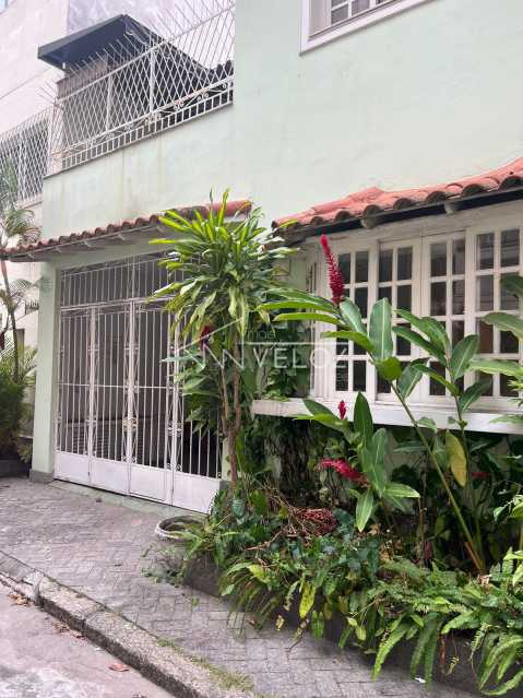 Casa de Vila à venda com 4 quartos, 70m² - Foto 2