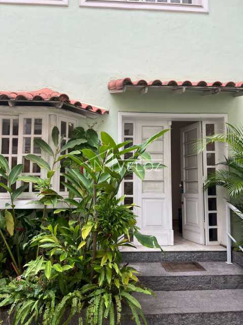 Casa de Vila à venda com 4 quartos, 70m² - Foto 3