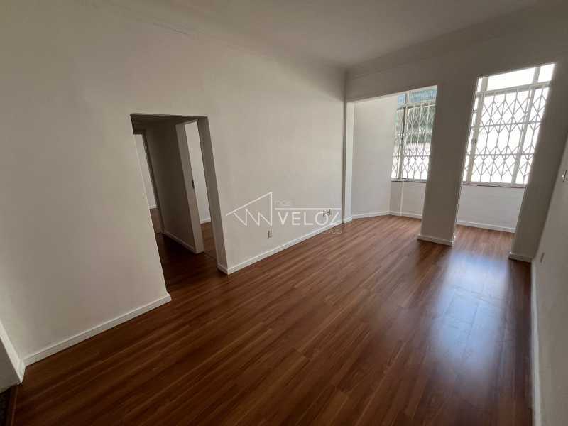 Apartamento à venda com 2 quartos, 85m² - Foto 2