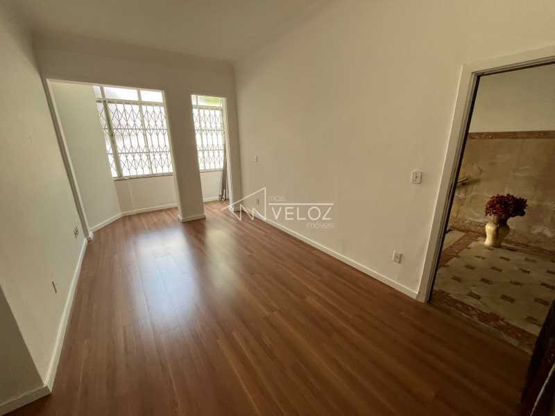 Apartamento à venda com 2 quartos, 85m² - Foto 1