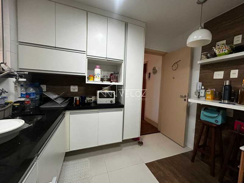 Apartamento à venda com 2 quartos, 85m² - Foto 30