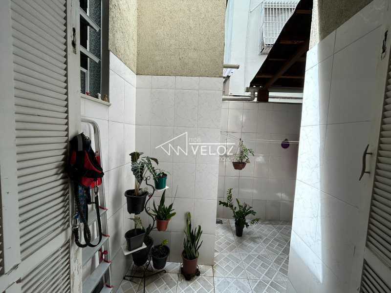 Apartamento à venda com 1 quarto, 23m² - Foto 2