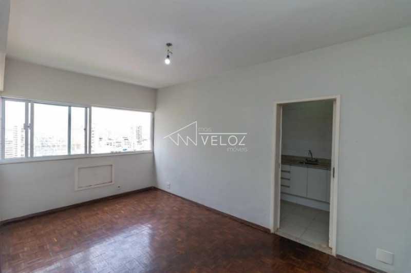 Apartamento à venda com 2 quartos, 61m² - Foto 3