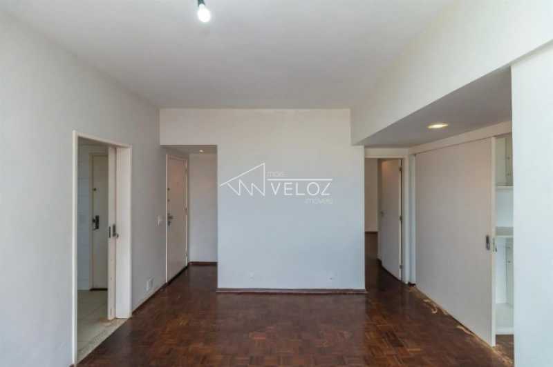 Apartamento à venda com 2 quartos, 61m² - Foto 4