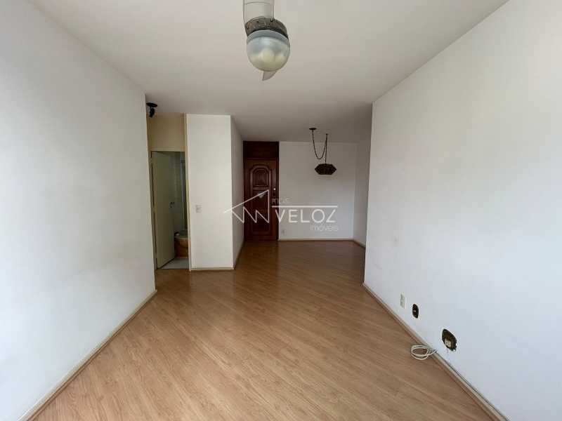 Apartamento à venda com 2 quartos, 72m² - Foto 3