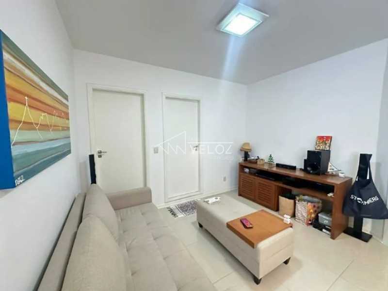 Apartamento à venda com 2 quartos, 66m² - Foto 2