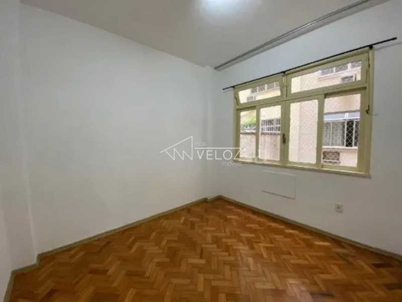 Apartamento à venda com 2 quartos, 66m² - Foto 7