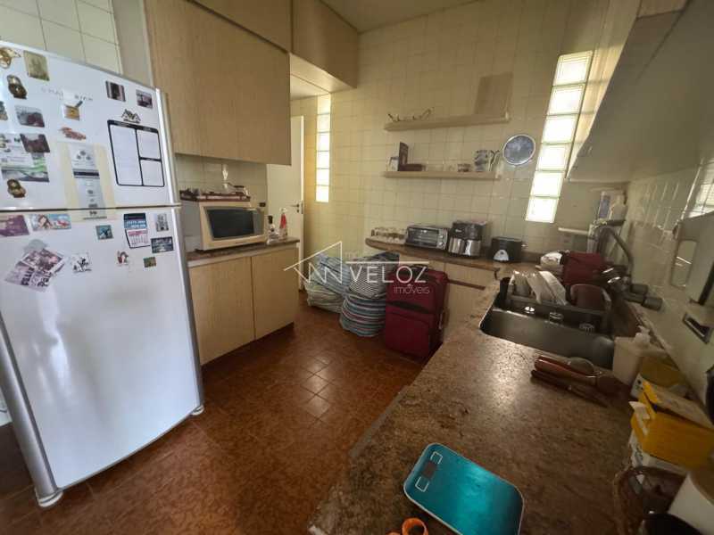 Apartamento à venda com 3 quartos, 167m² - Foto 9