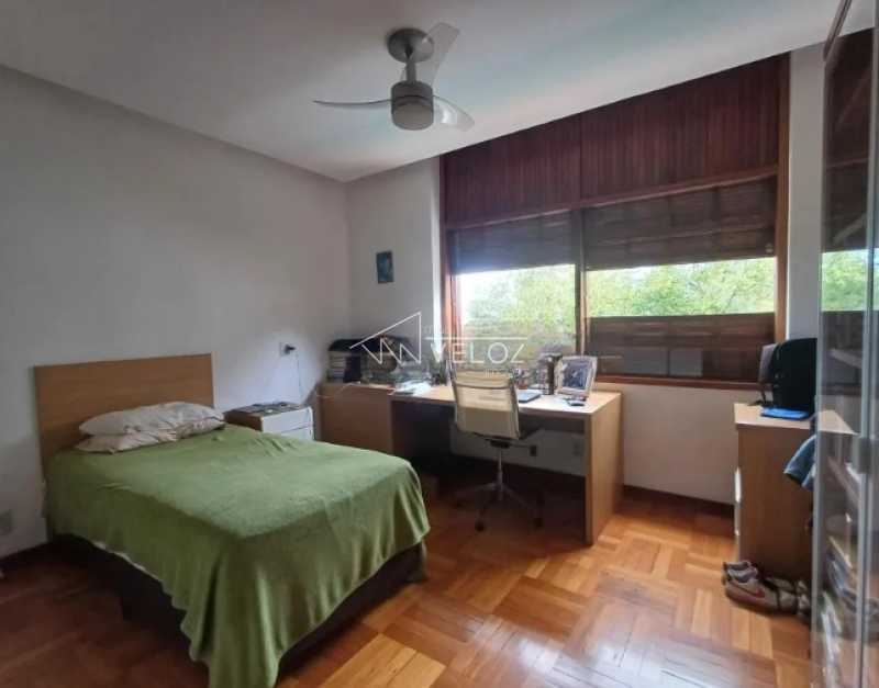 Casa à venda com 10 quartos, 717m² - Foto 17