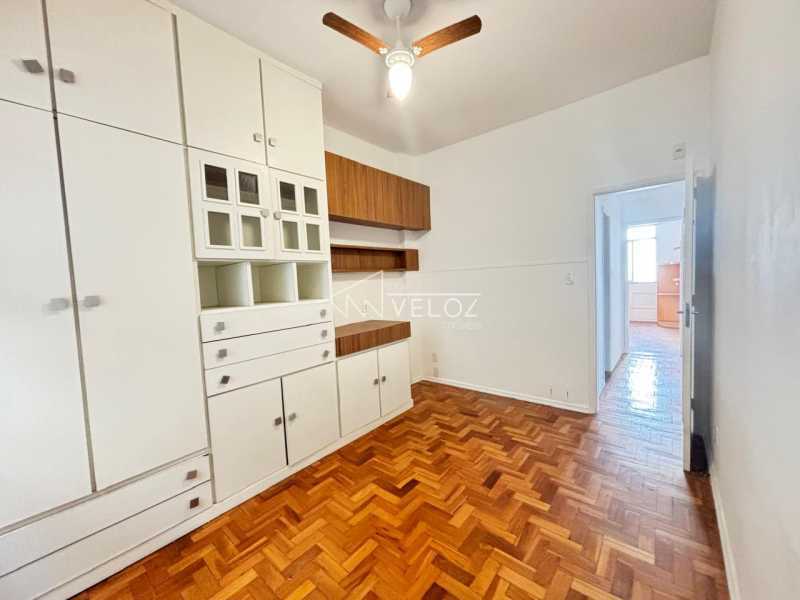 Apartamento à venda com 2 quartos, 70m² - Foto 15