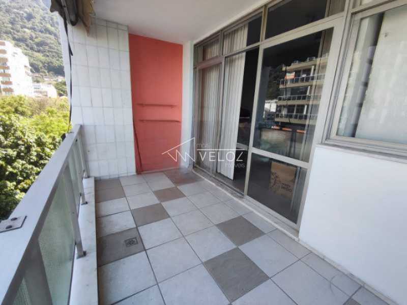 Apartamento à venda com 3 quartos, 113m² - Foto 2