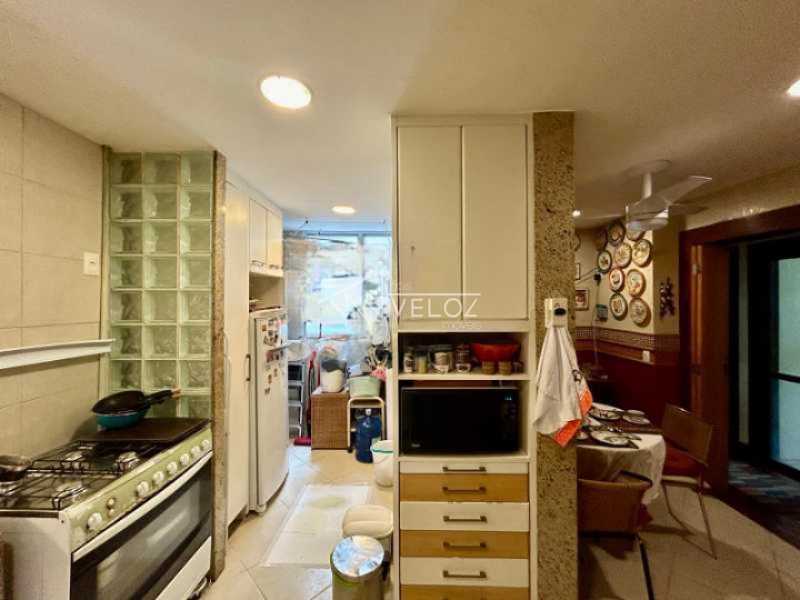 Apartamento à venda com 3 quartos, 137m² - Foto 9