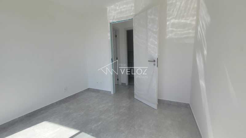 Apartamento à venda com 2 quartos, 80m² - Foto 12