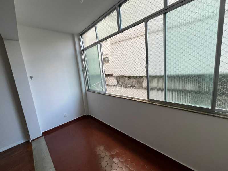 Apartamento à venda com 3 quartos, 90m² - Foto 2