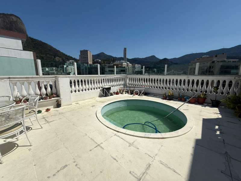 Cobertura à venda com 3 quartos, 232m² - Foto 11