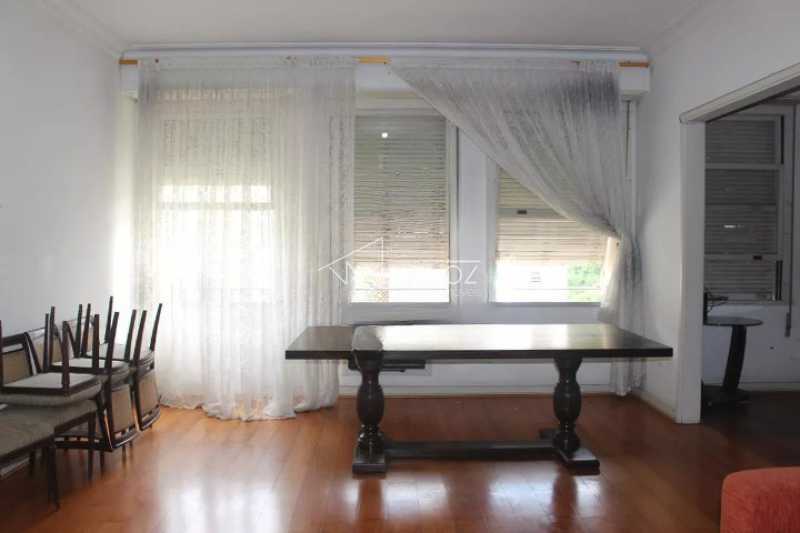 Apartamento à venda com 3 quartos, 119m² - Foto 2