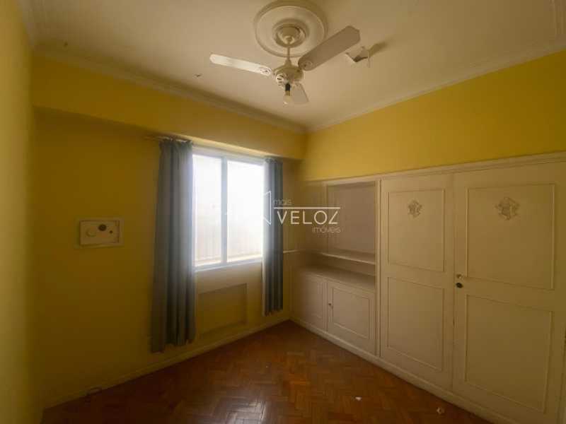 Apartamento à venda com 3 quartos, 137m² - Foto 1