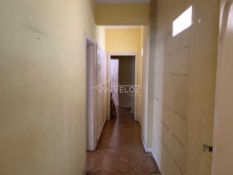 Apartamento à venda com 3 quartos, 137m² - Foto 2