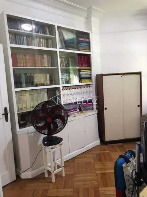 Apartamento à venda com 3 quartos, 180m² - Foto 2