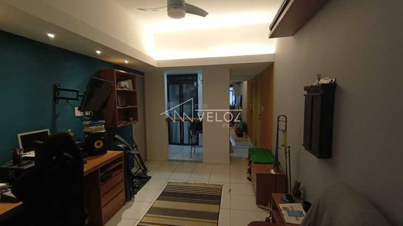 Apartamento à venda com 1 quarto, 42m² - Foto 1