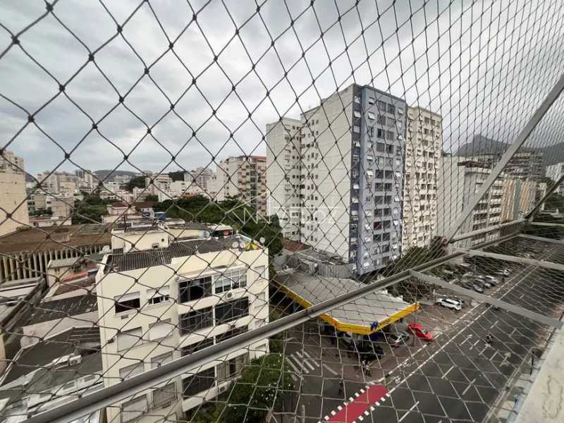 Apartamento à venda com 2 quartos, 105m² - Foto 1