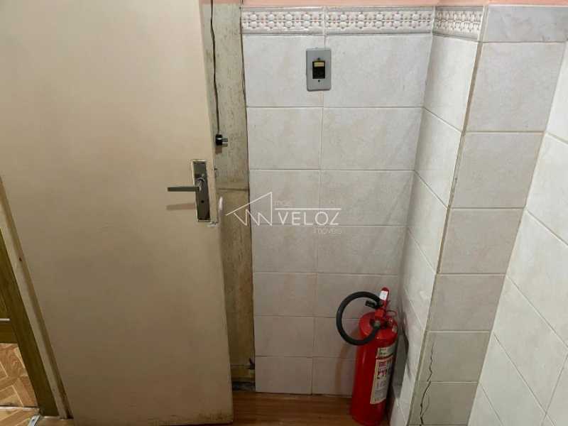 Conjunto Comercial-Sala à venda com 1 quarto, 24m² - Foto 12