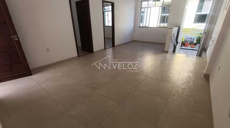 Casa de Vila à venda com 2 quartos, 99m² - Foto 2