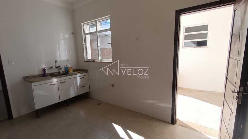 Casa de Vila à venda com 2 quartos, 99m² - Foto 13