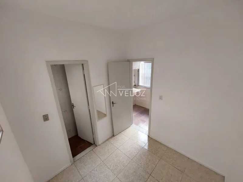 Apartamento à venda com 2 quartos, 75m² - Foto 4