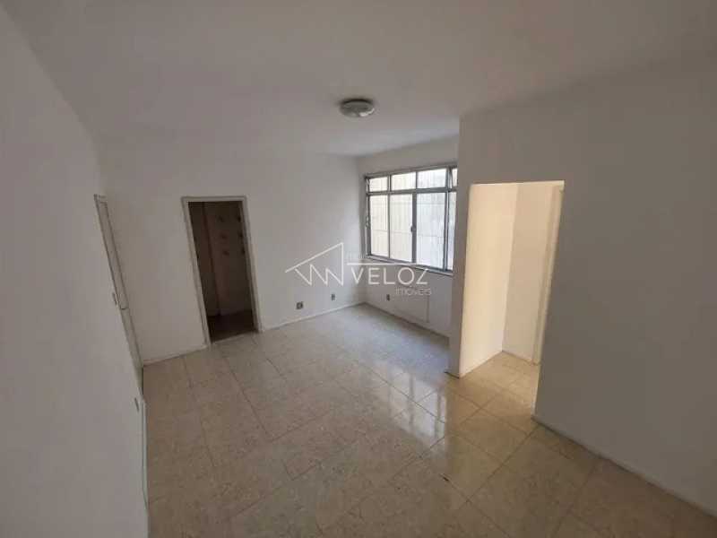 Apartamento à venda com 2 quartos, 75m² - Foto 1