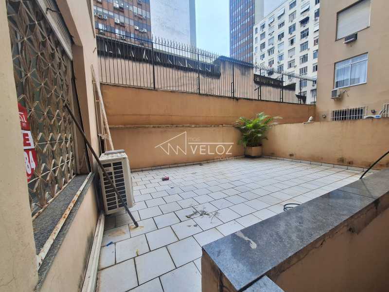 Apartamento à venda com 3 quartos, 139m² - Foto 2