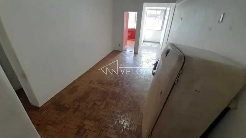 Apartamento à venda com 2 quartos, 77m² - Foto 2