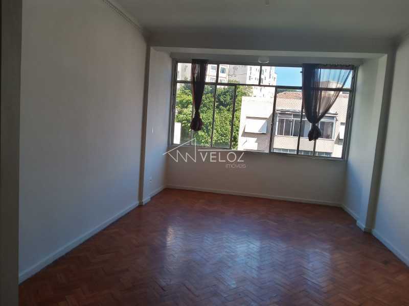 Apartamento à venda com 3 quartos, 109m² - Foto 1