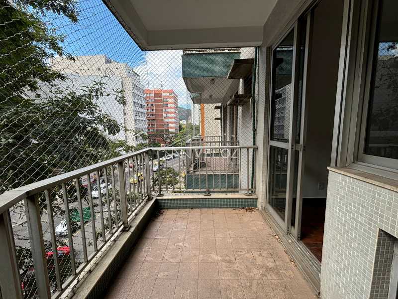 Apartamento à venda com 3 quartos, 126m² - Foto 1